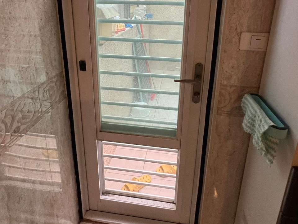 陽台紗門紗網換新完工圖